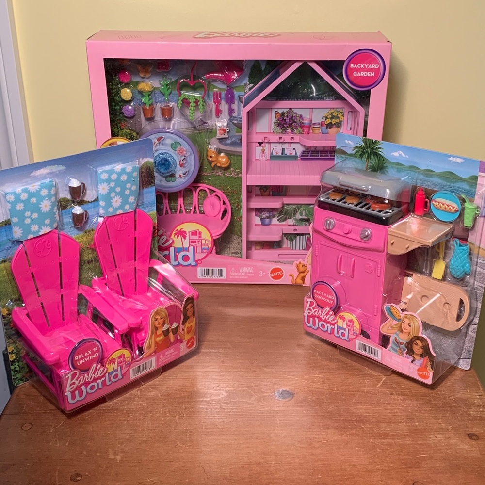 Barbie Pink Backyard Garden Set + Chairs + Grill